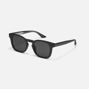 NEW QUAY men's weekender polarized large sunglasses in matte black/black